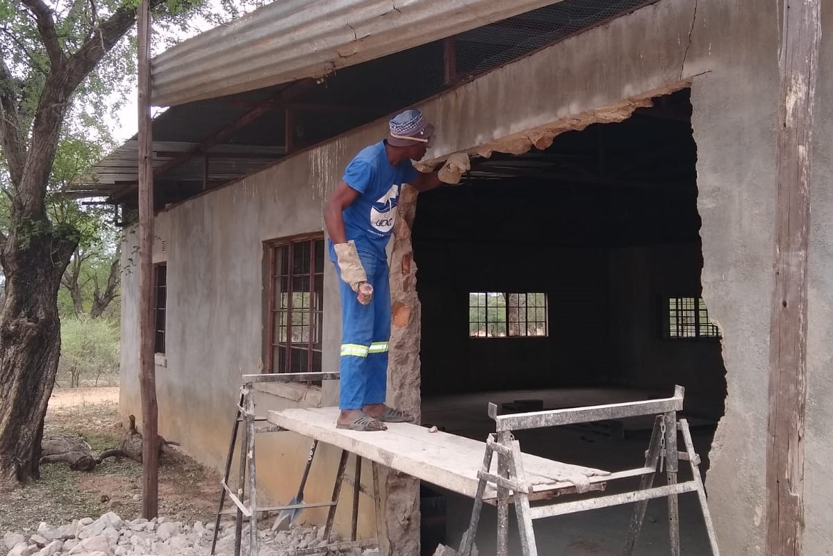 Modifying the storage building in preparation for harvest time